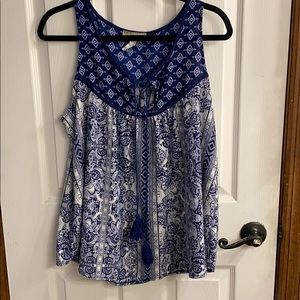 Navy & white print sleeveless boho blouse